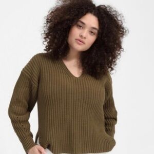 Everlane Women’s Olive Knit V-Neck Pullover Sweater, size Large